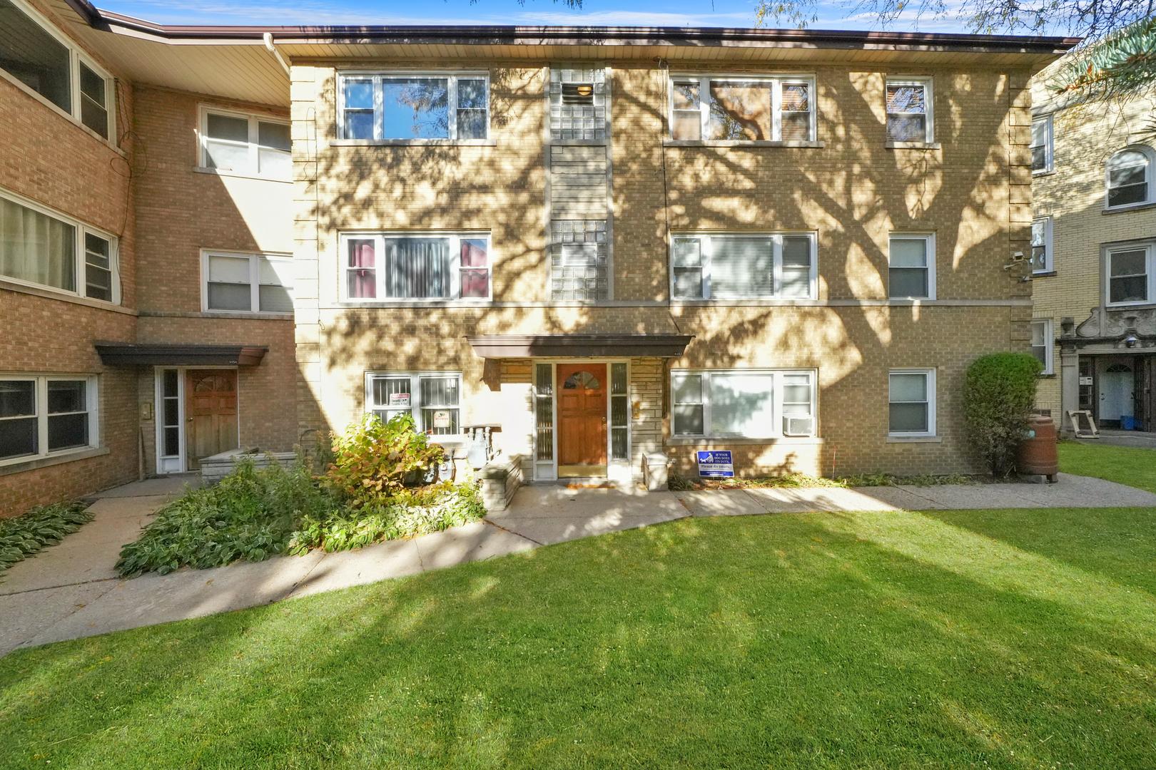 4452 W GUNNISON Street Unit: 2D