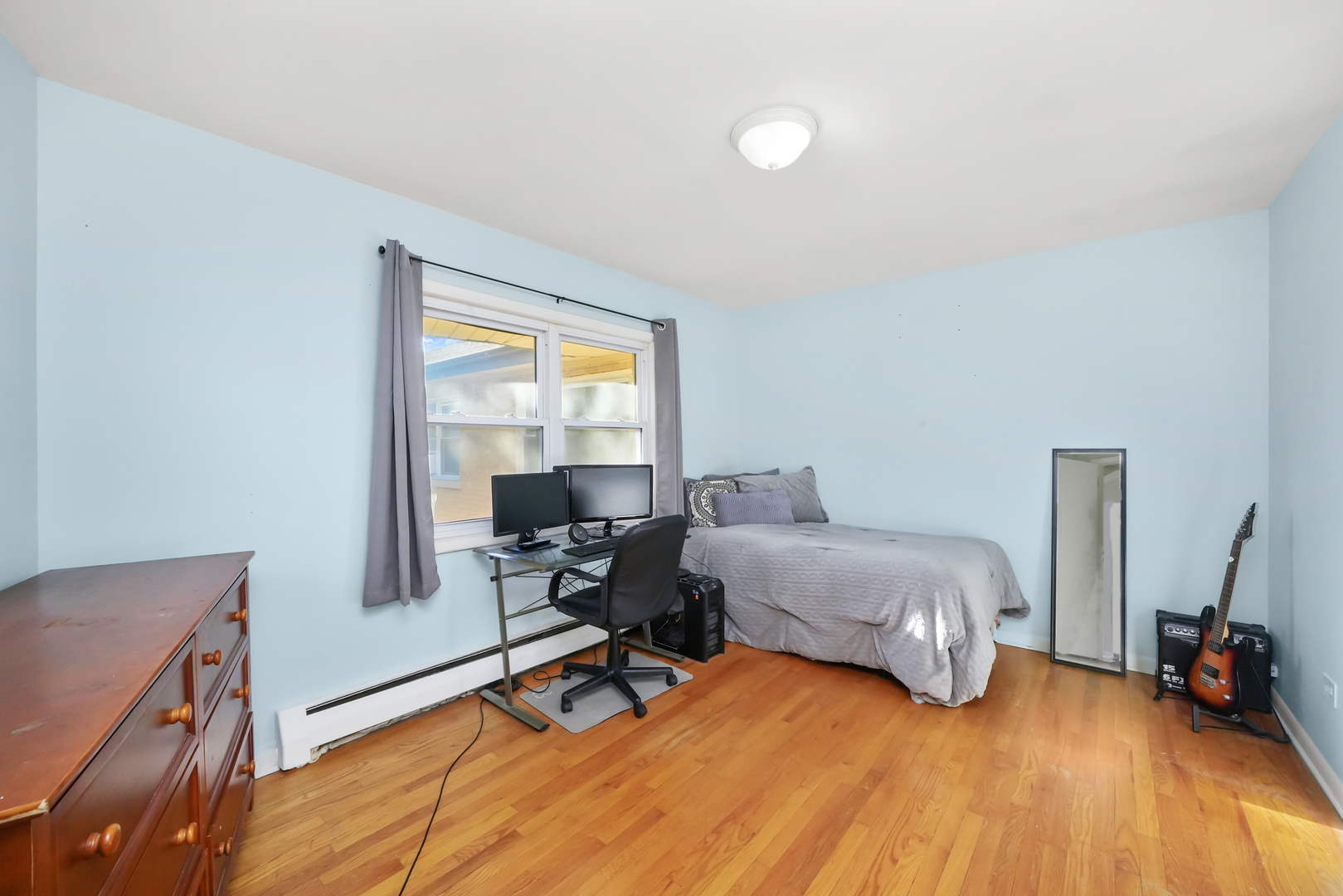 4452 W GUNNISON Street Unit: 2D