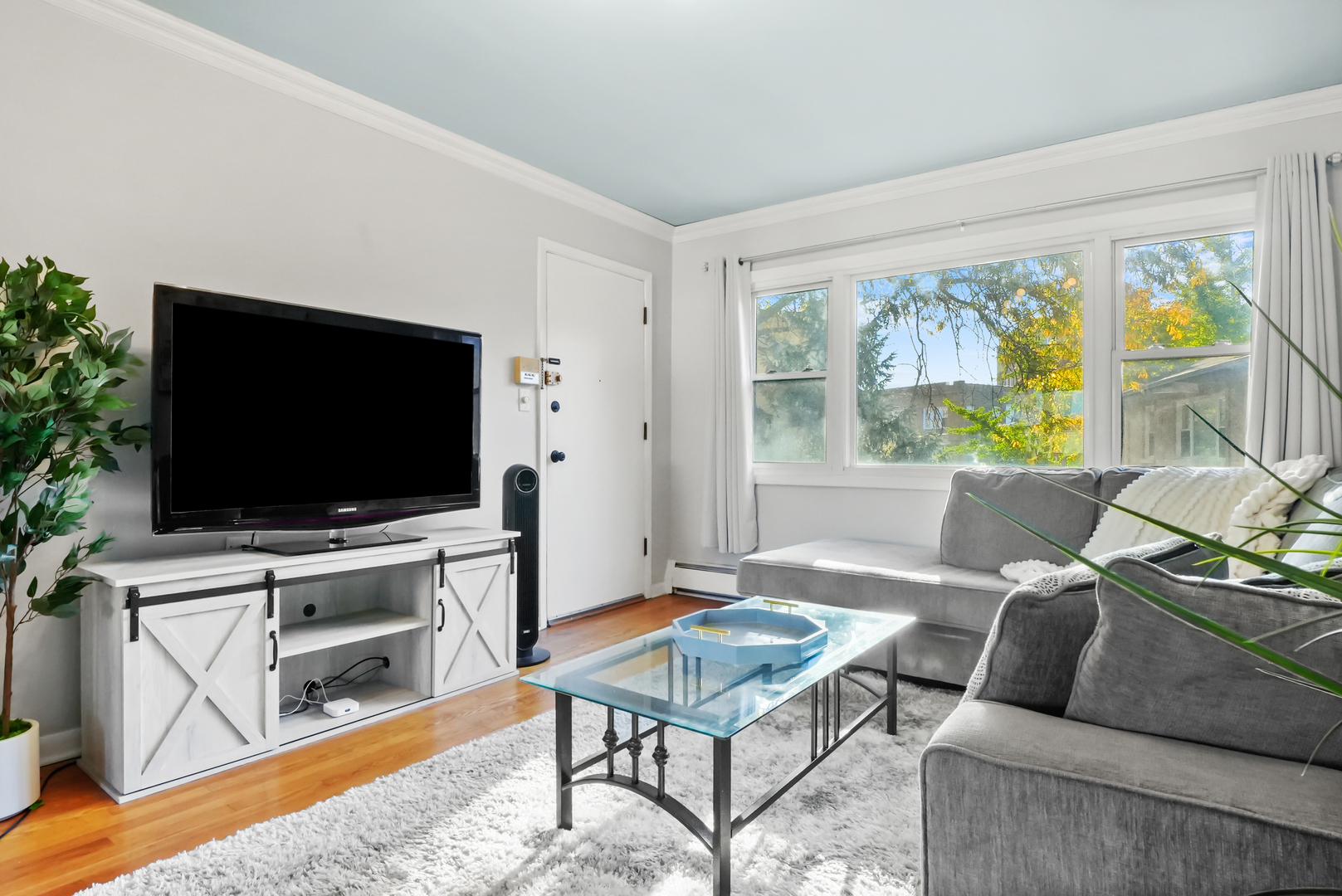 4452 W GUNNISON Street Unit: 2D