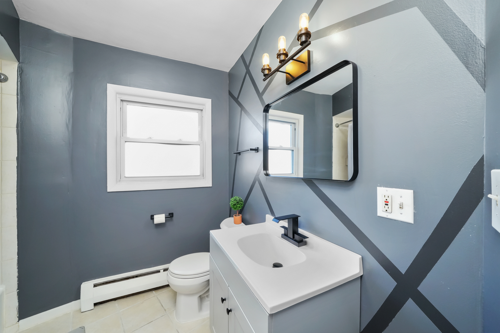 4452 W GUNNISON Street Unit: 2D