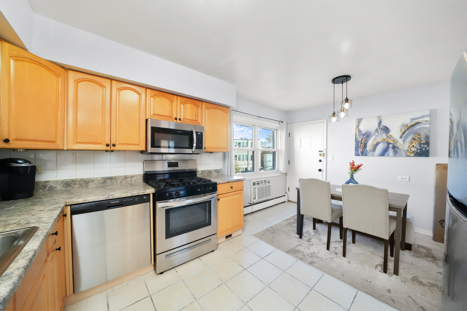 4452 W GUNNISON Street Unit: 2D