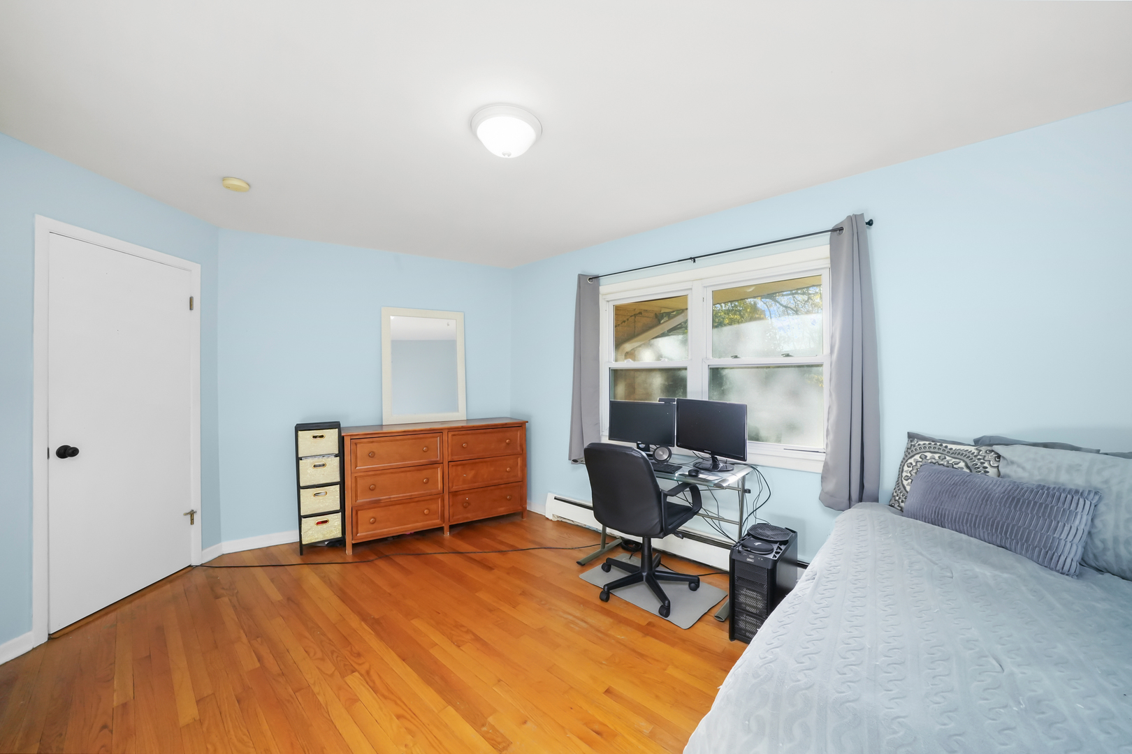 4452 W GUNNISON Street Unit: 2D