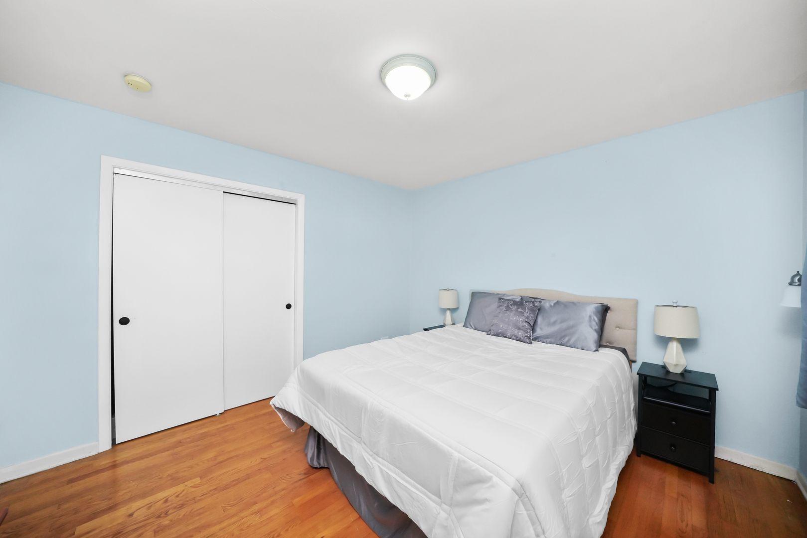 4452 W GUNNISON Street Unit: 2D