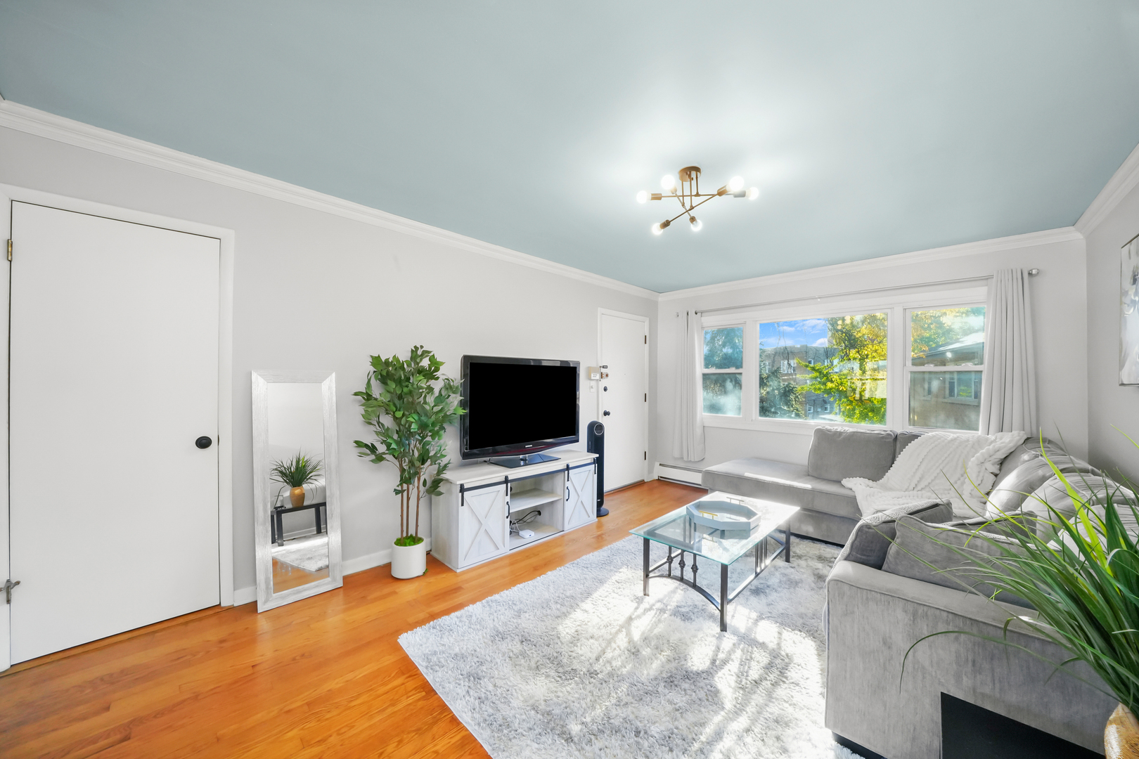 4452 W GUNNISON Street Unit: 2D