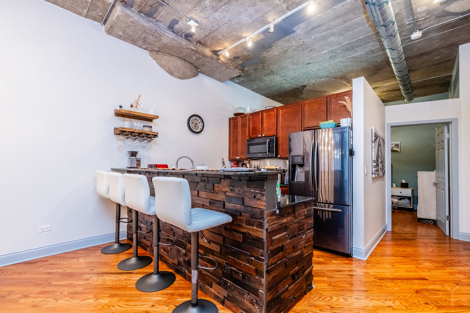 1151 W 14th Place Unit: 103