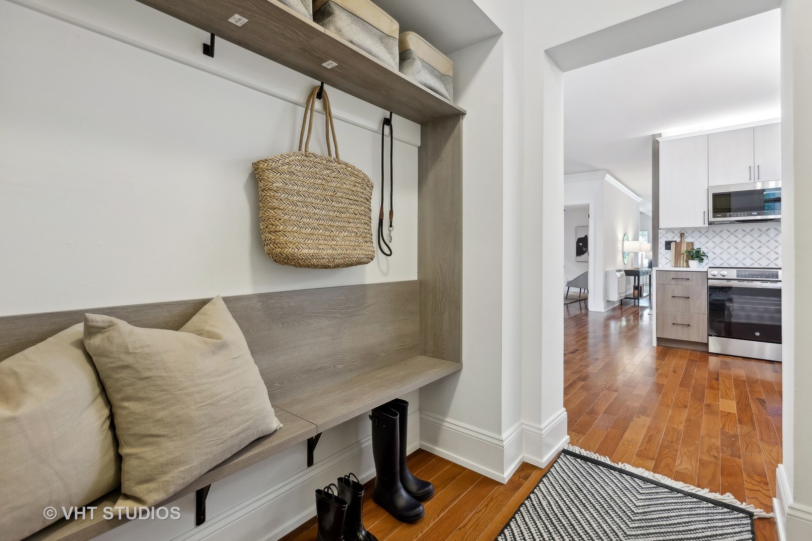 4316 N Menard Avenue