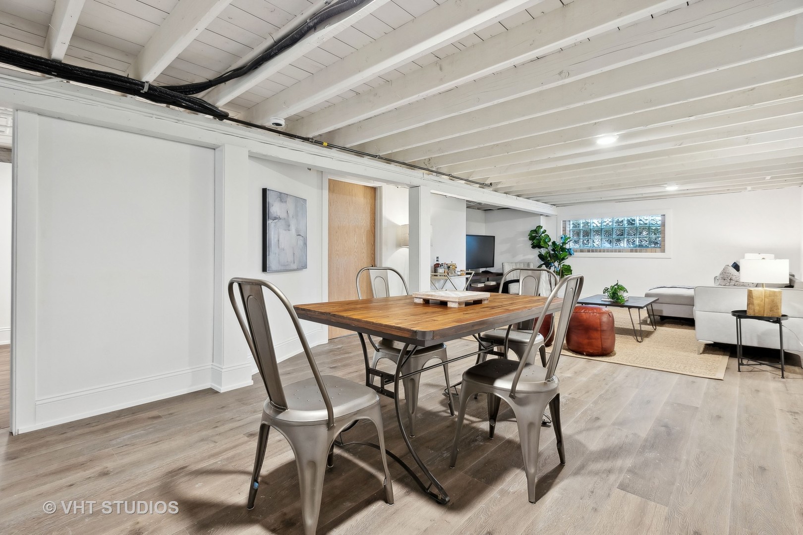 4316 N Menard Avenue