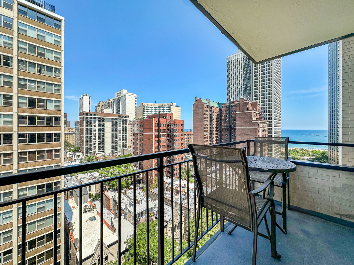 33 E Cedar Street Unit: 15H