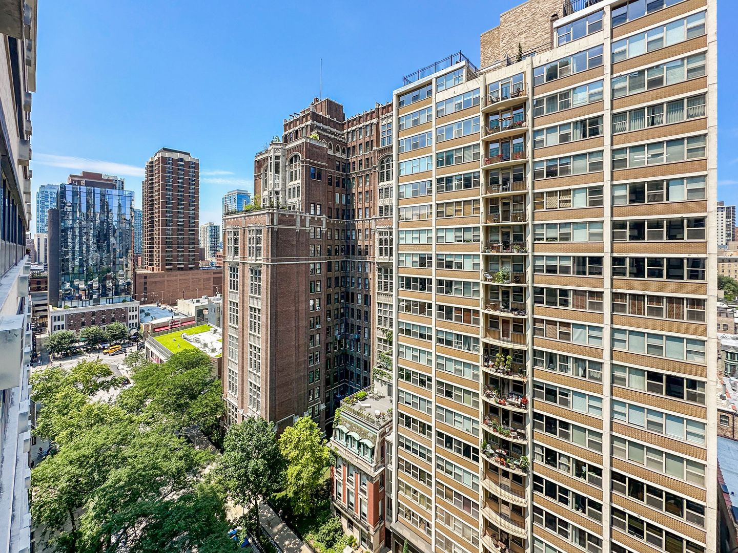 33 E Cedar Street Unit: 15H