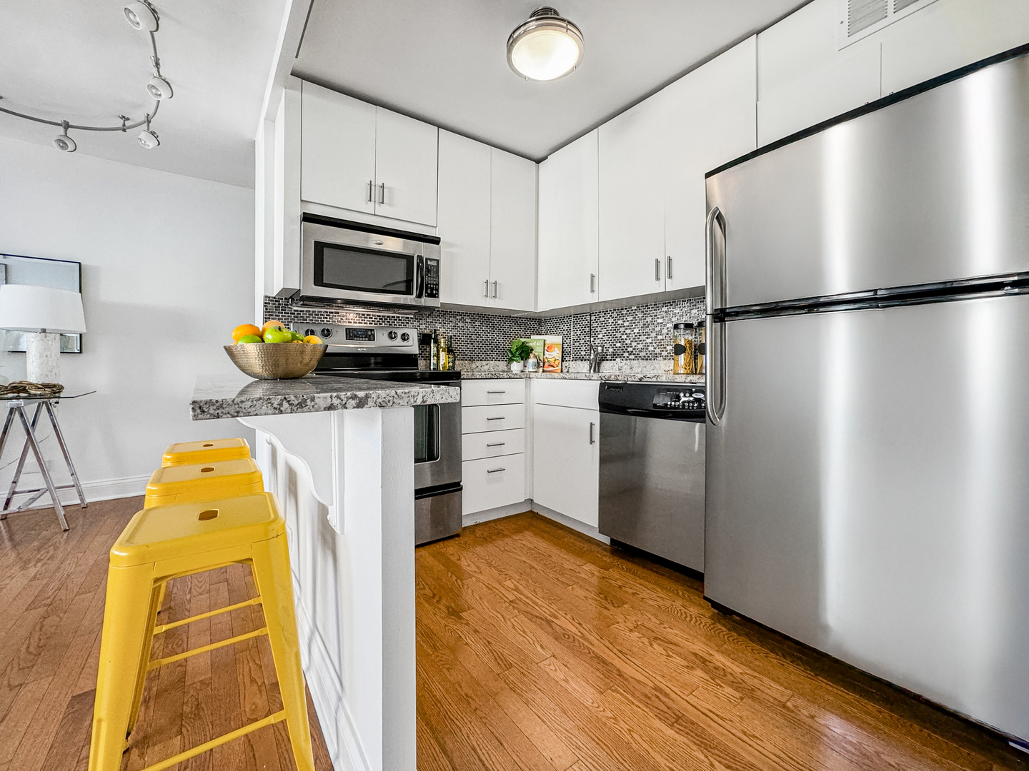 33 E Cedar Street Unit: 15H