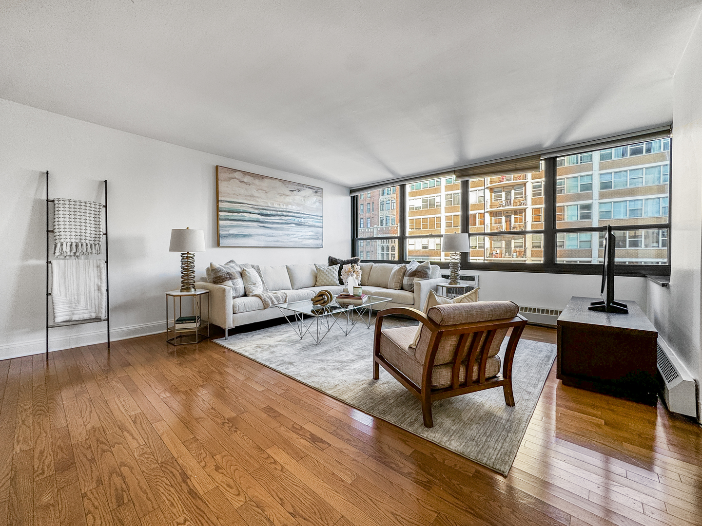 33 E Cedar Street Unit: 15H