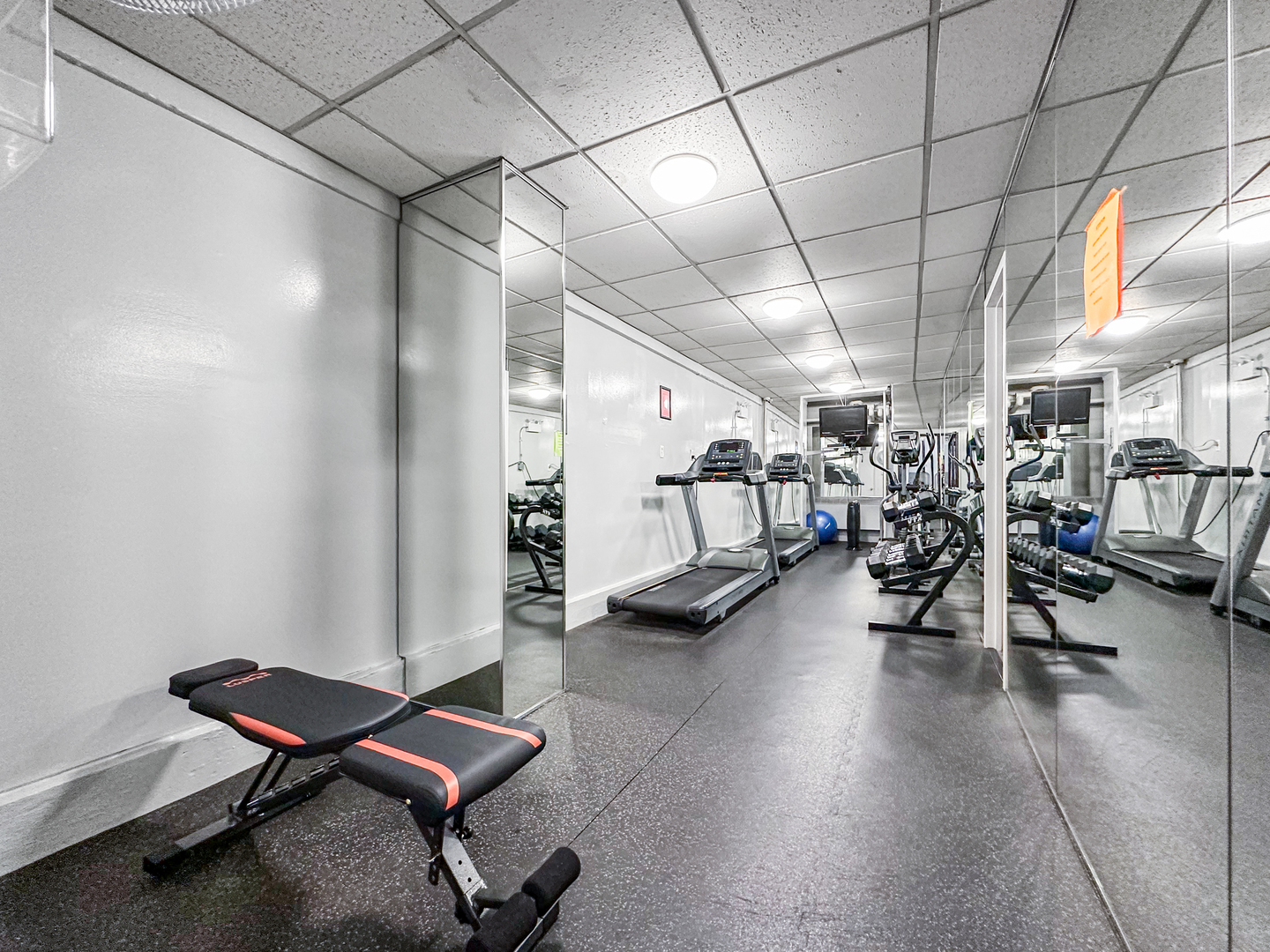 33 E Cedar Street Unit: 15H