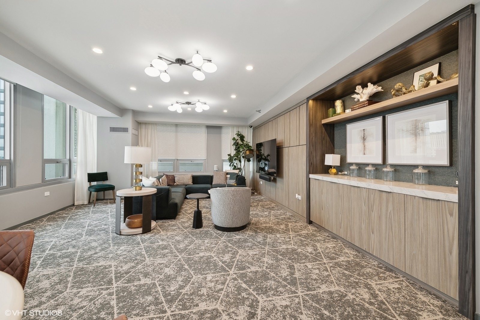 701 S Wells Street Unit: 2206