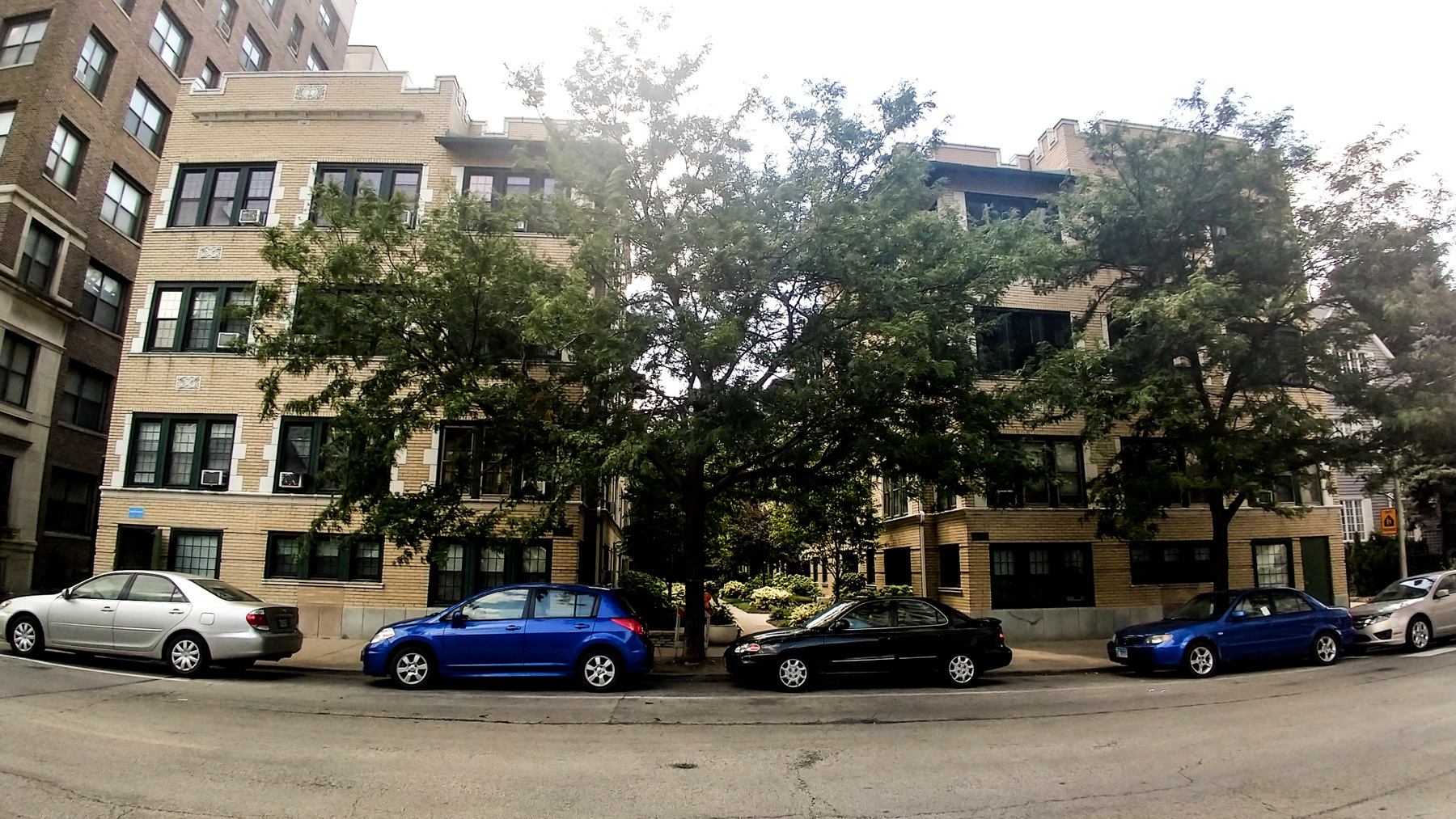 4316 N CLARENDON Avenue Unit: 1610