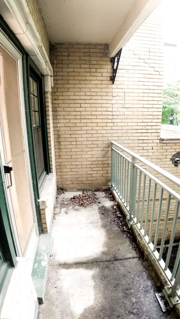 4316 N CLARENDON Avenue Unit: 1610