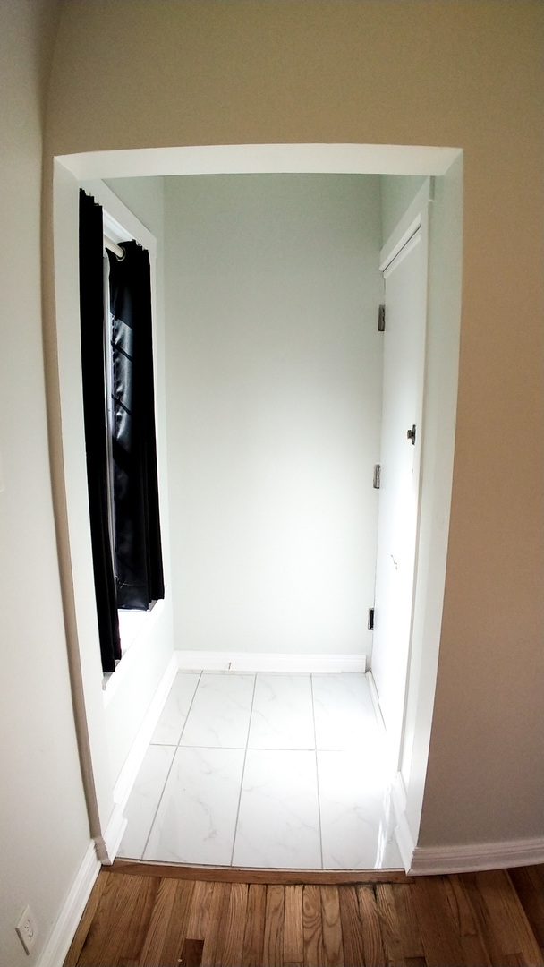 4316 N CLARENDON Avenue Unit: 1610