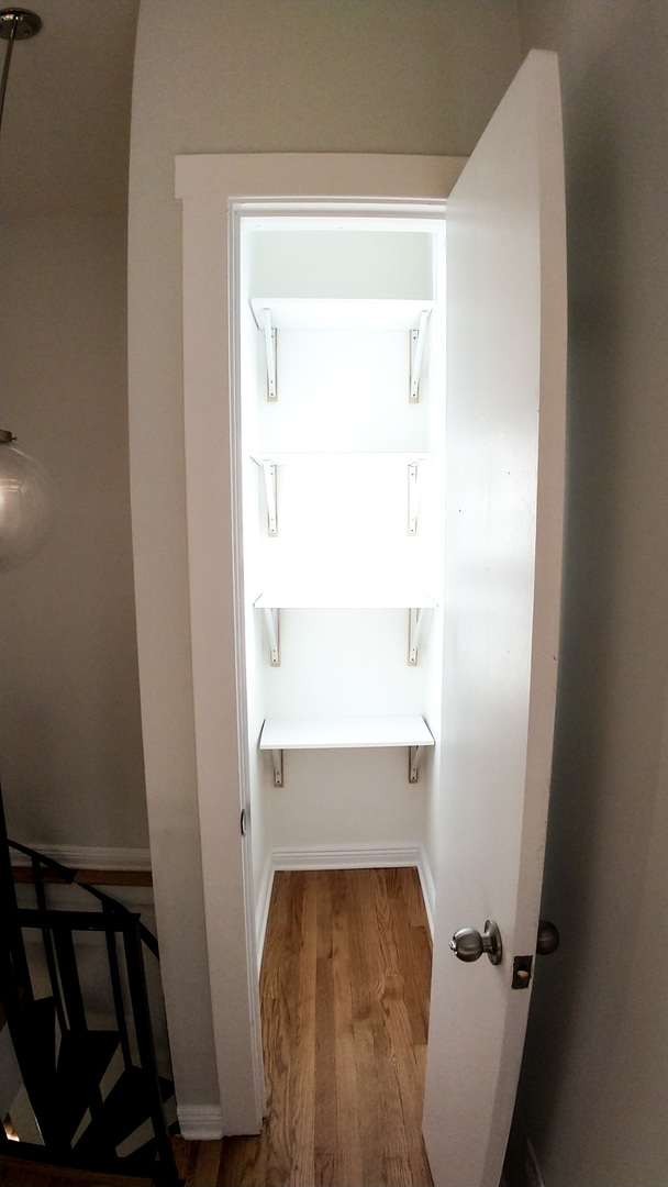 4316 N CLARENDON Avenue Unit: 1610