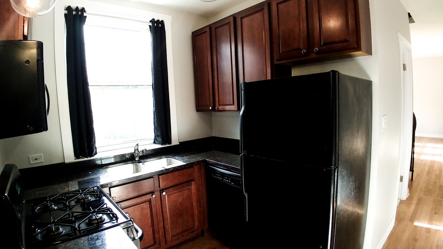 4316 N CLARENDON Avenue Unit: 1610