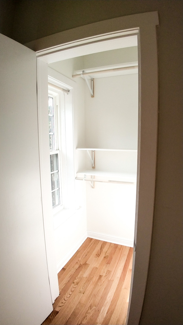 4316 N CLARENDON Avenue Unit: 1610