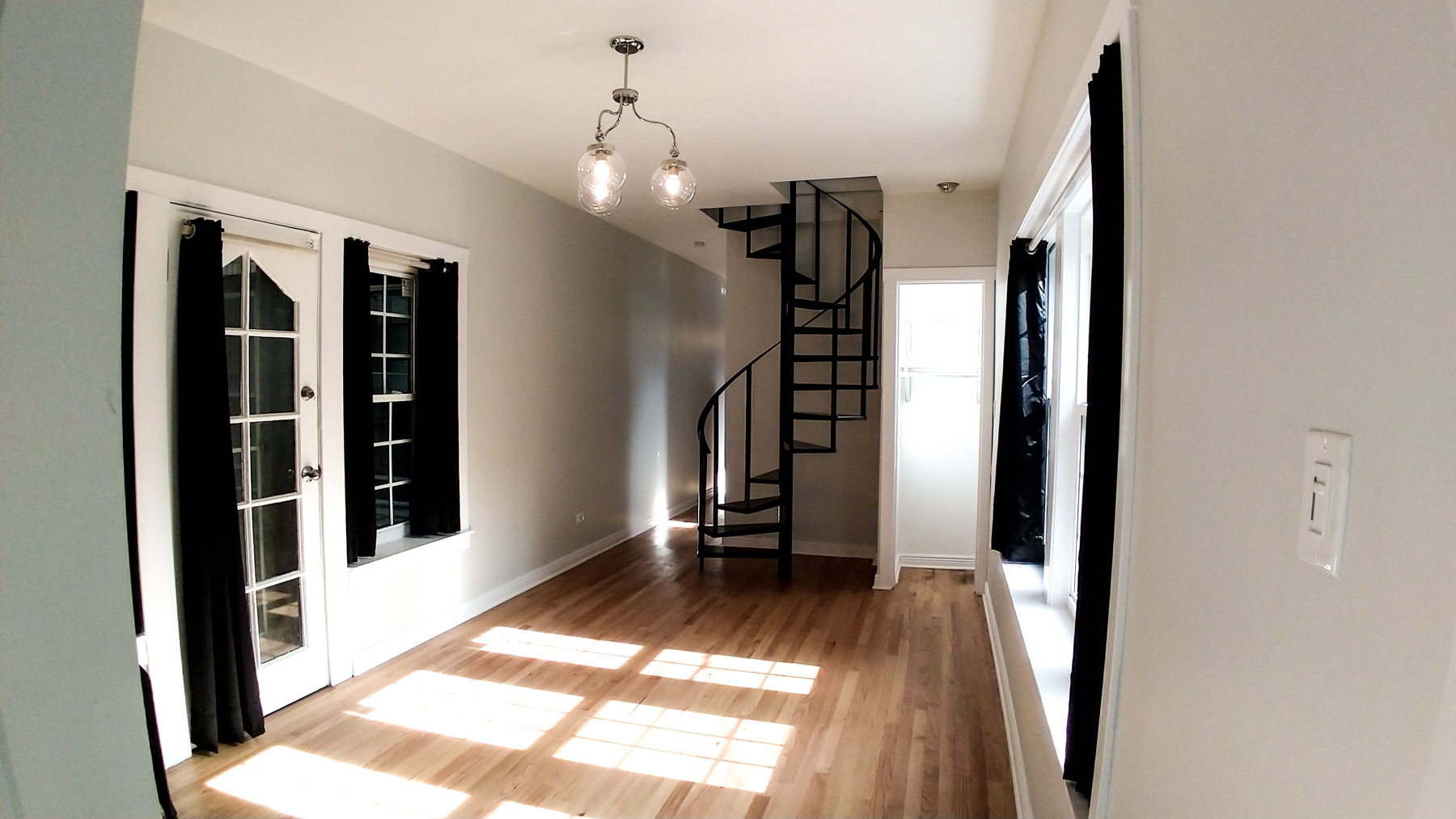 4316 N CLARENDON Avenue Unit: 1610