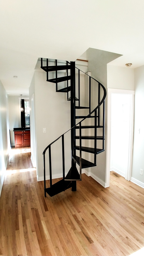 4316 N CLARENDON Avenue Unit: 1610