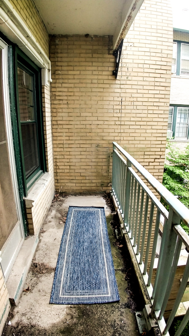 4316 N CLARENDON Avenue Unit: 1610