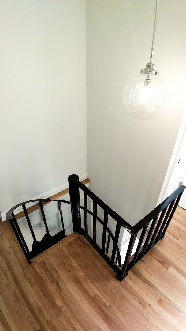 4316 N CLARENDON Avenue Unit: 1610