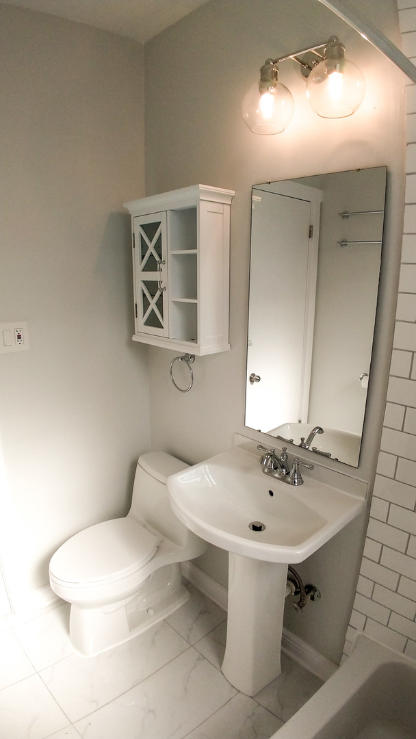 4316 N CLARENDON Avenue Unit: 1610