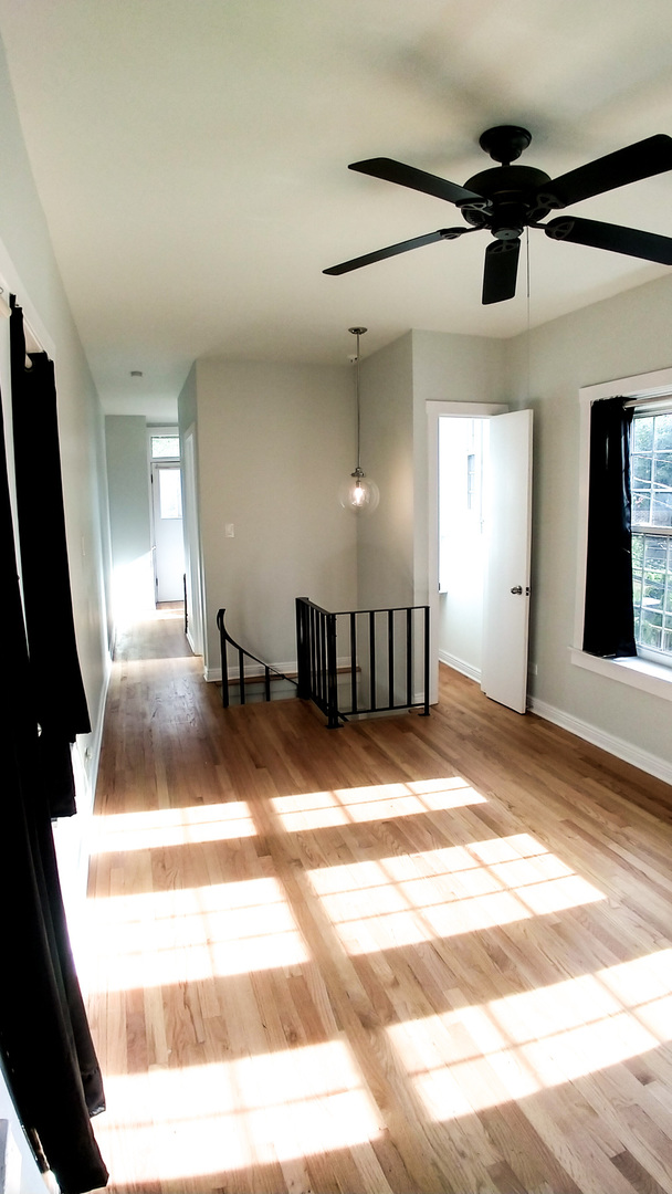 4316 N CLARENDON Avenue Unit: 1610