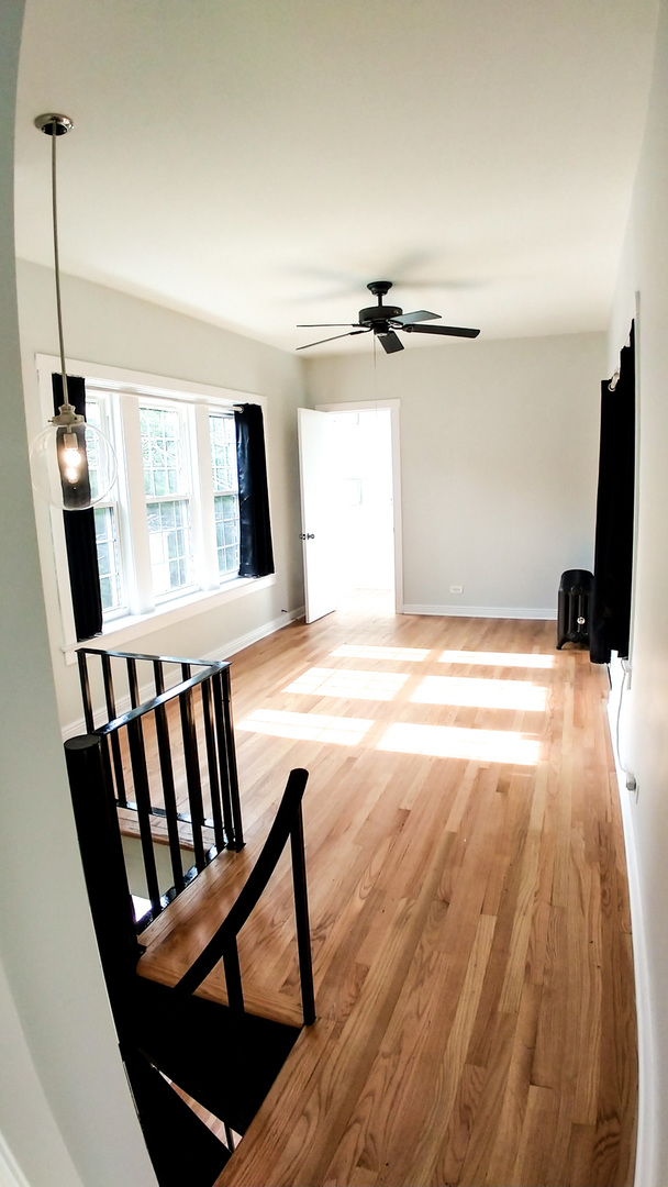 4316 N CLARENDON Avenue Unit: 1610