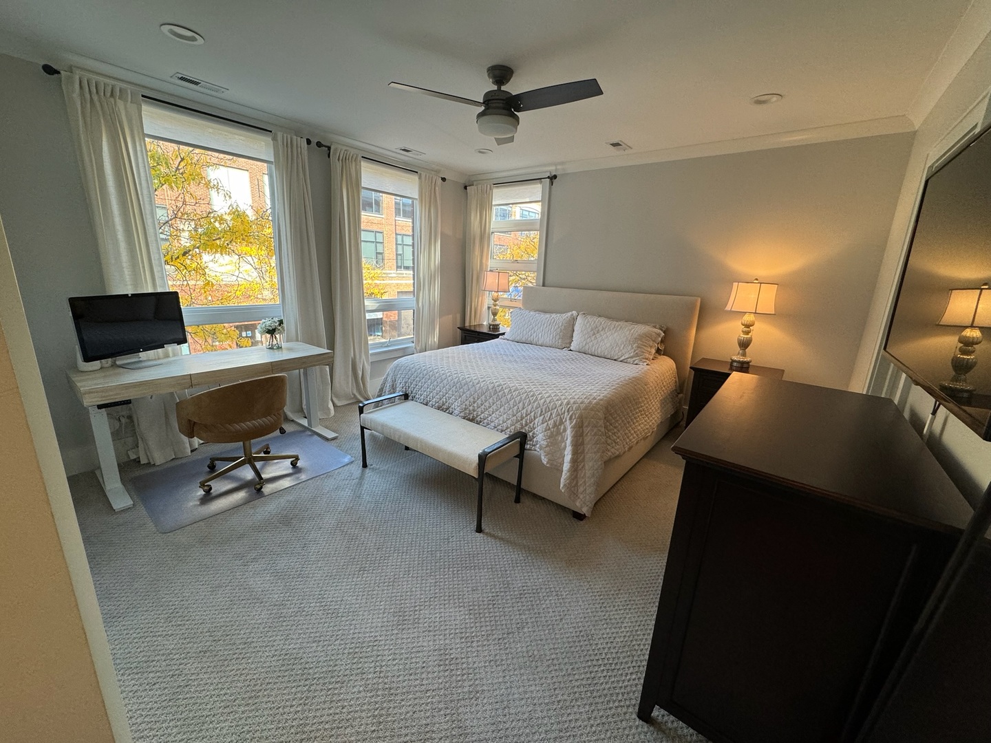 27 N Racine Avenue Unit: 421