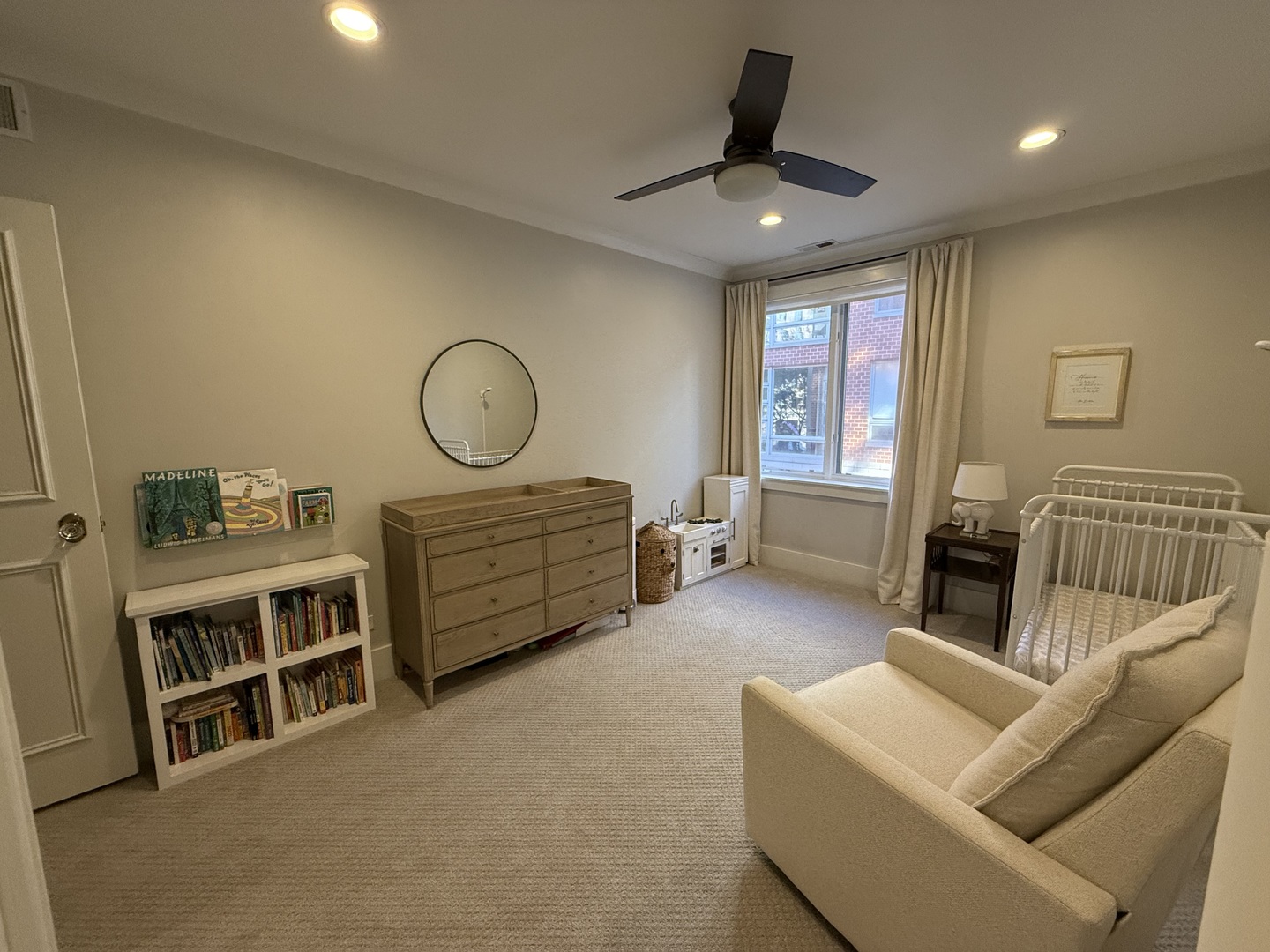 27 N Racine Avenue Unit: 421