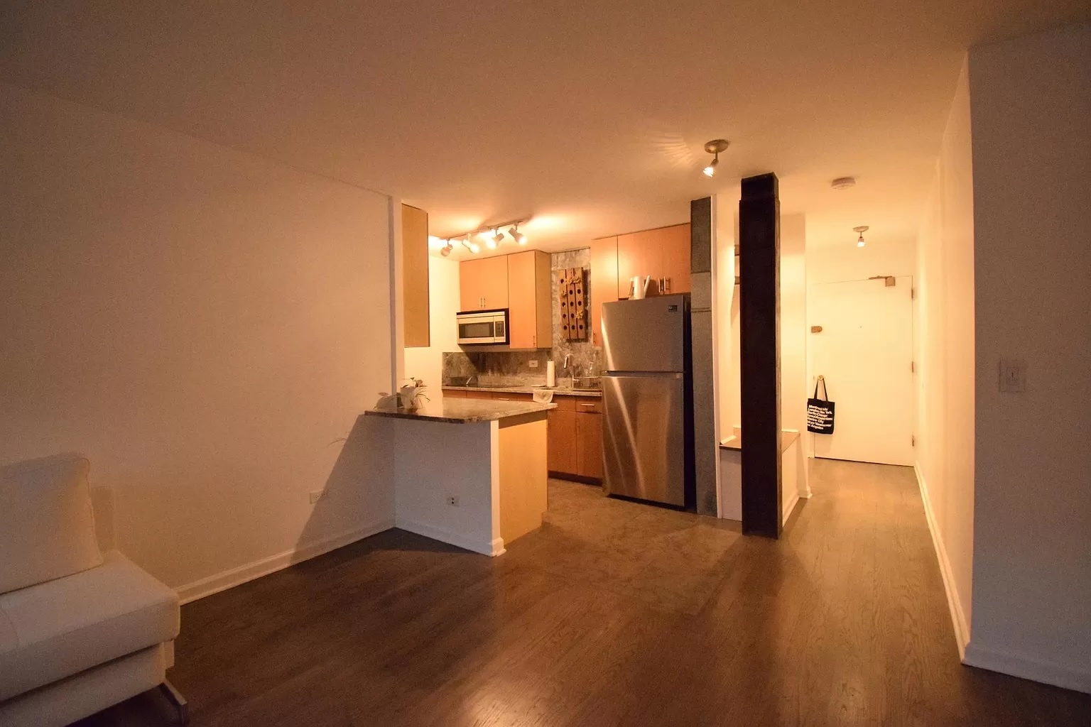 607 W Wrightwood Avenue Unit: 405