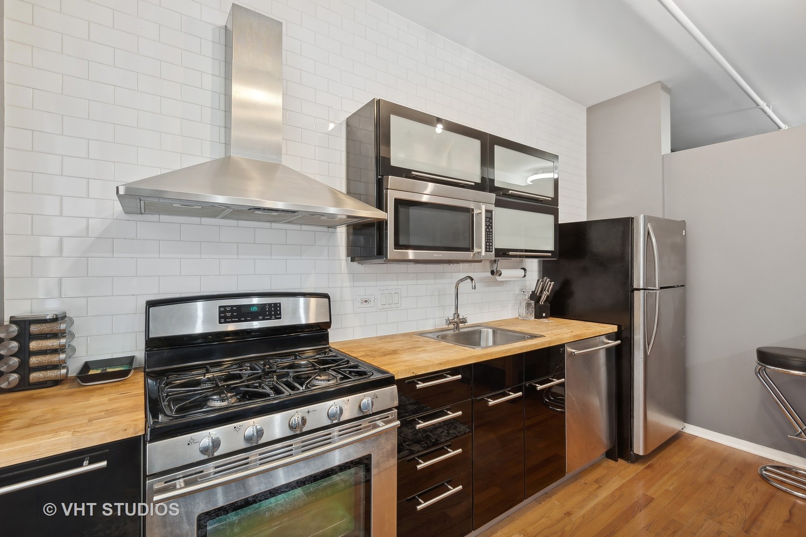 6 E Monroe Street Unit: 1003