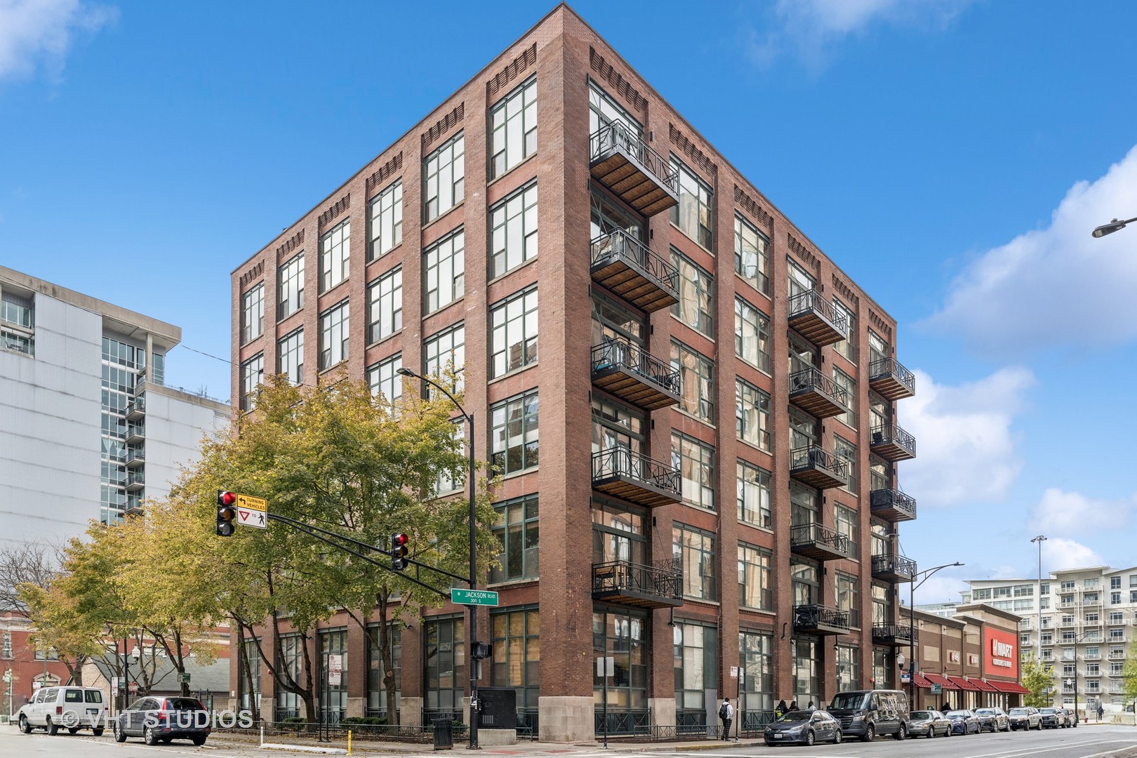701 W Jackson Boulevard Unit: 106