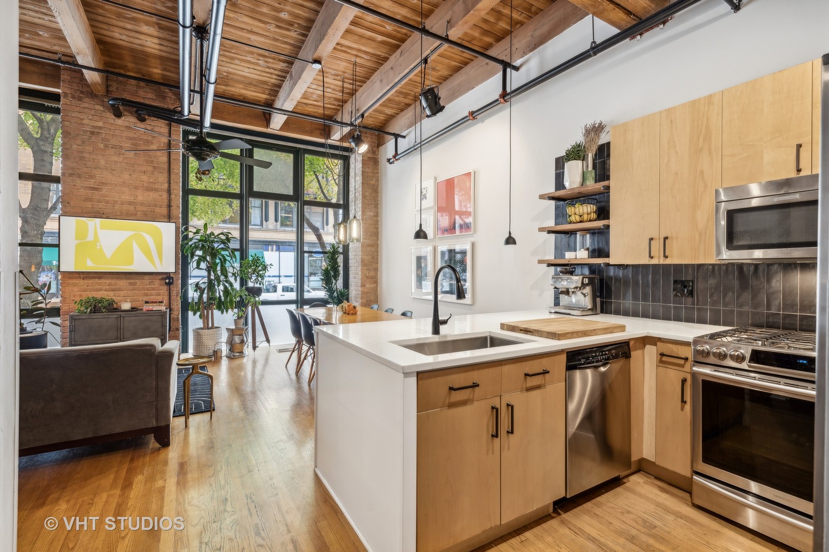 701 W Jackson Boulevard Unit: 106