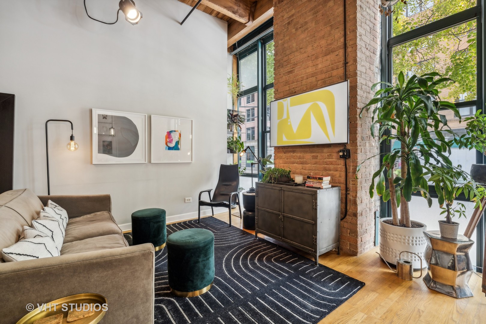 701 W Jackson Boulevard Unit: 106