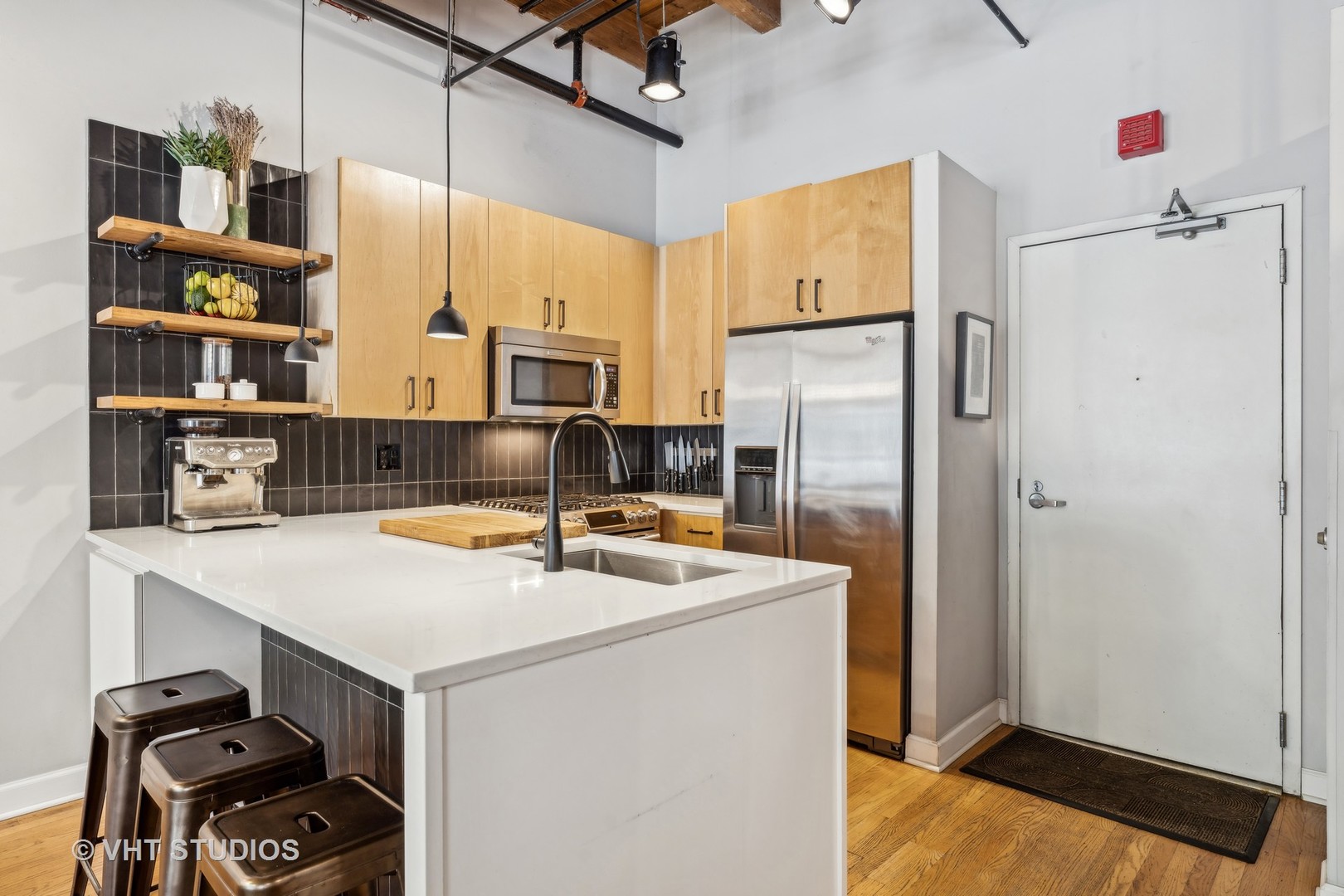 701 W Jackson Boulevard Unit: 106