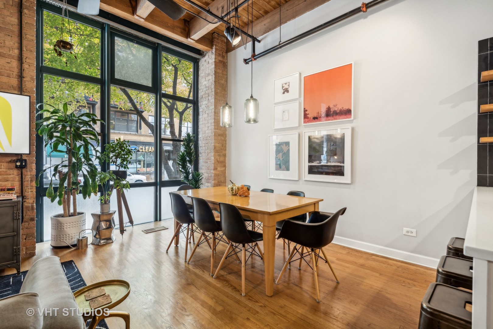 701 W Jackson Boulevard Unit: 106