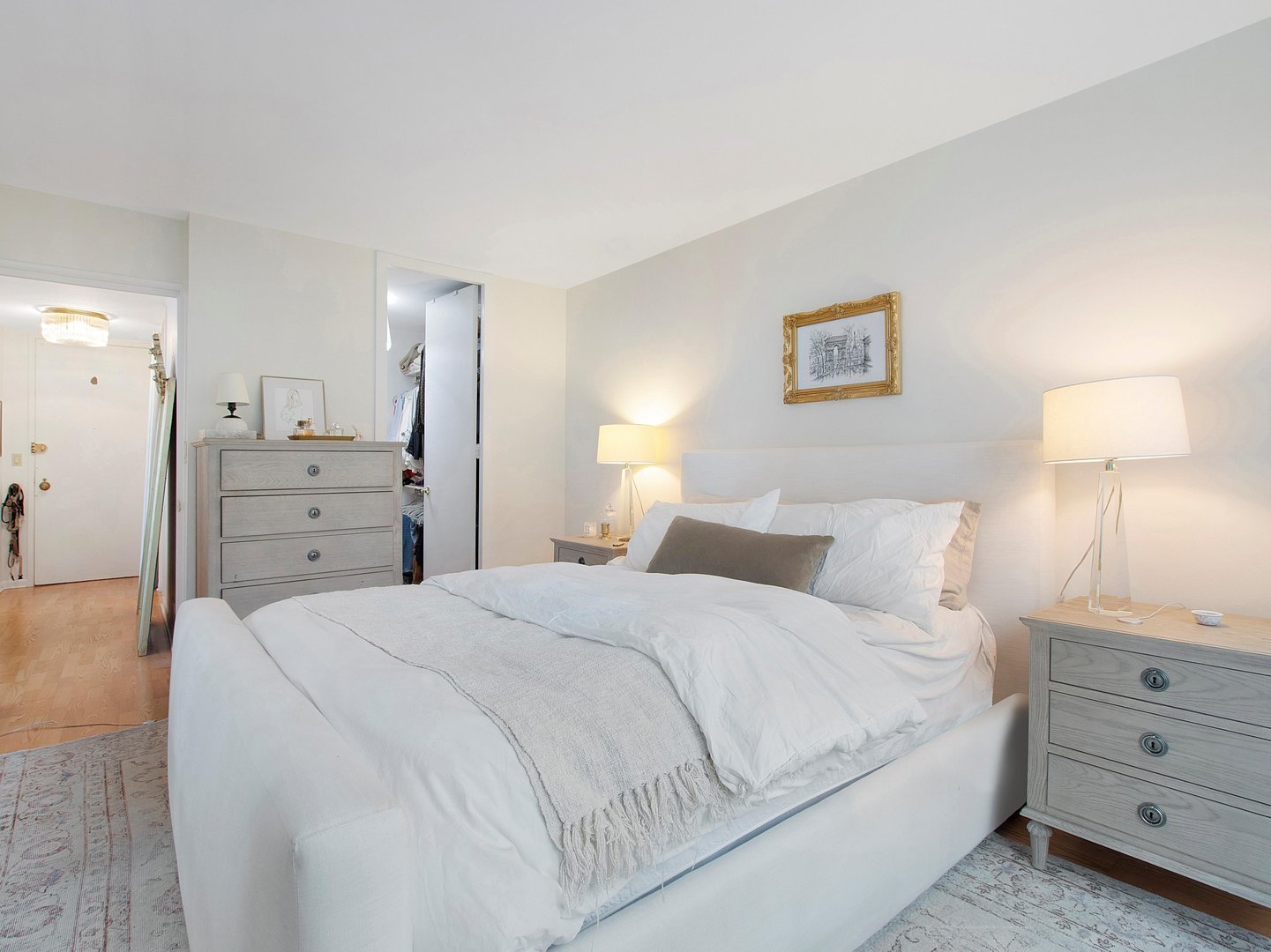 1 E SCOTT Street Unit: 703