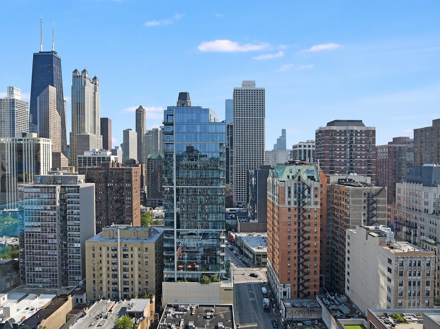 1 E SCOTT Street Unit: 703