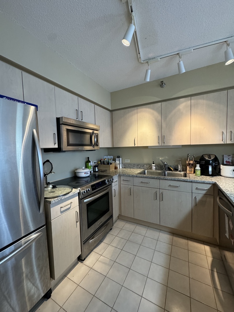 512 N Mcclurg Court Unit: 2309