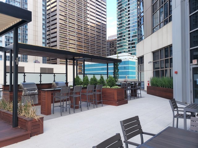 512 N Mcclurg Court Unit: 2309