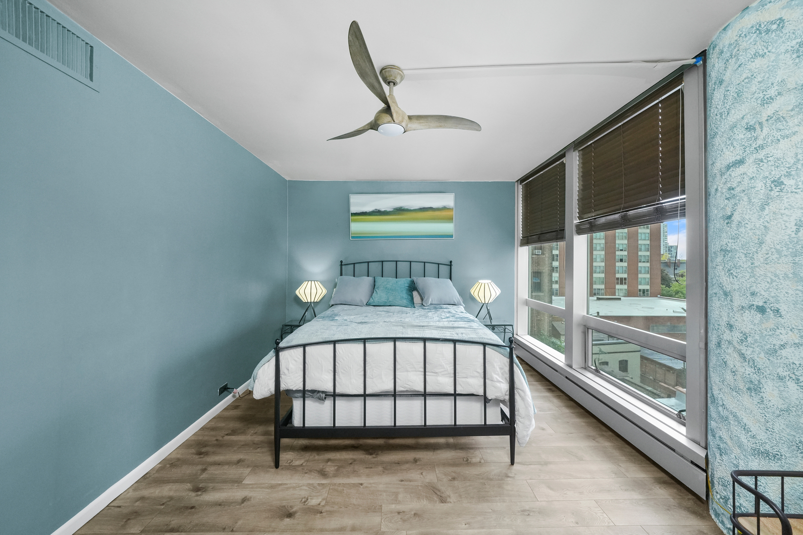 1300 N Astor Street Unit: 7B