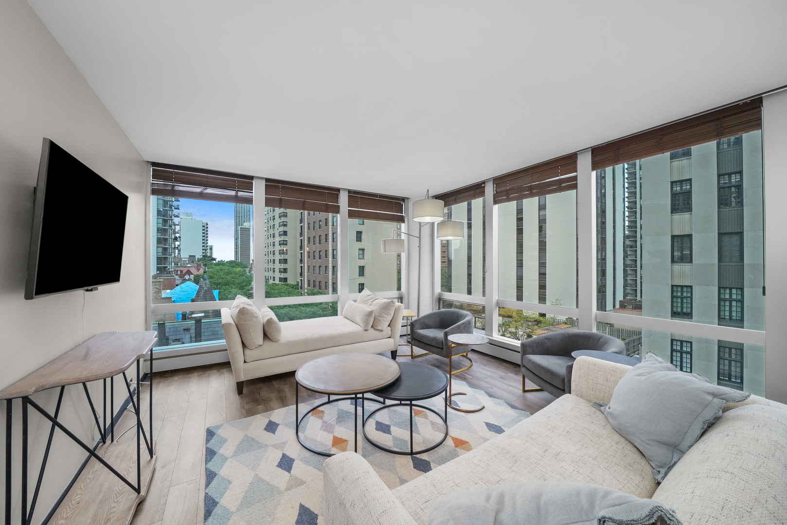 1300 N Astor Street Unit: 7B