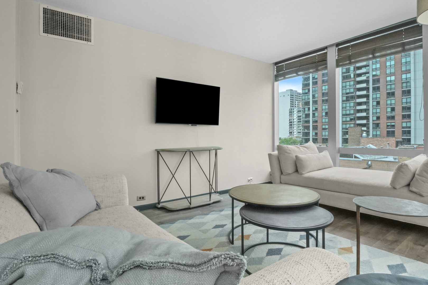 1300 N Astor Street Unit: 7B
