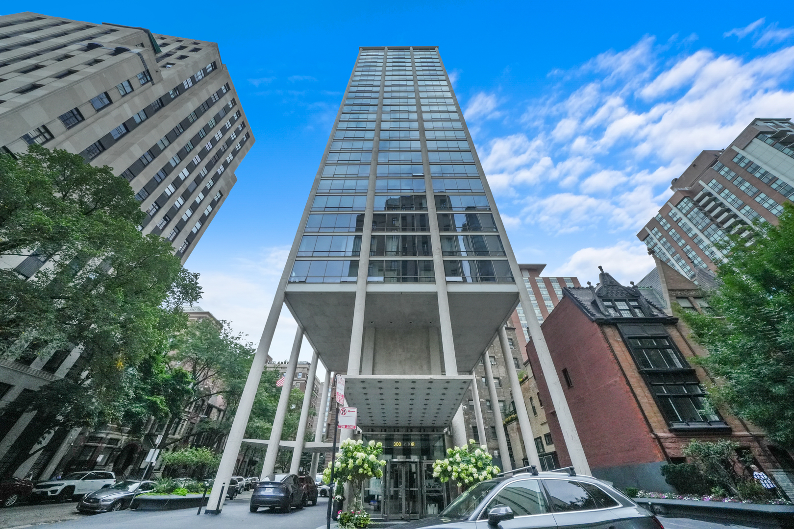 1300 N Astor Street Unit: 7B