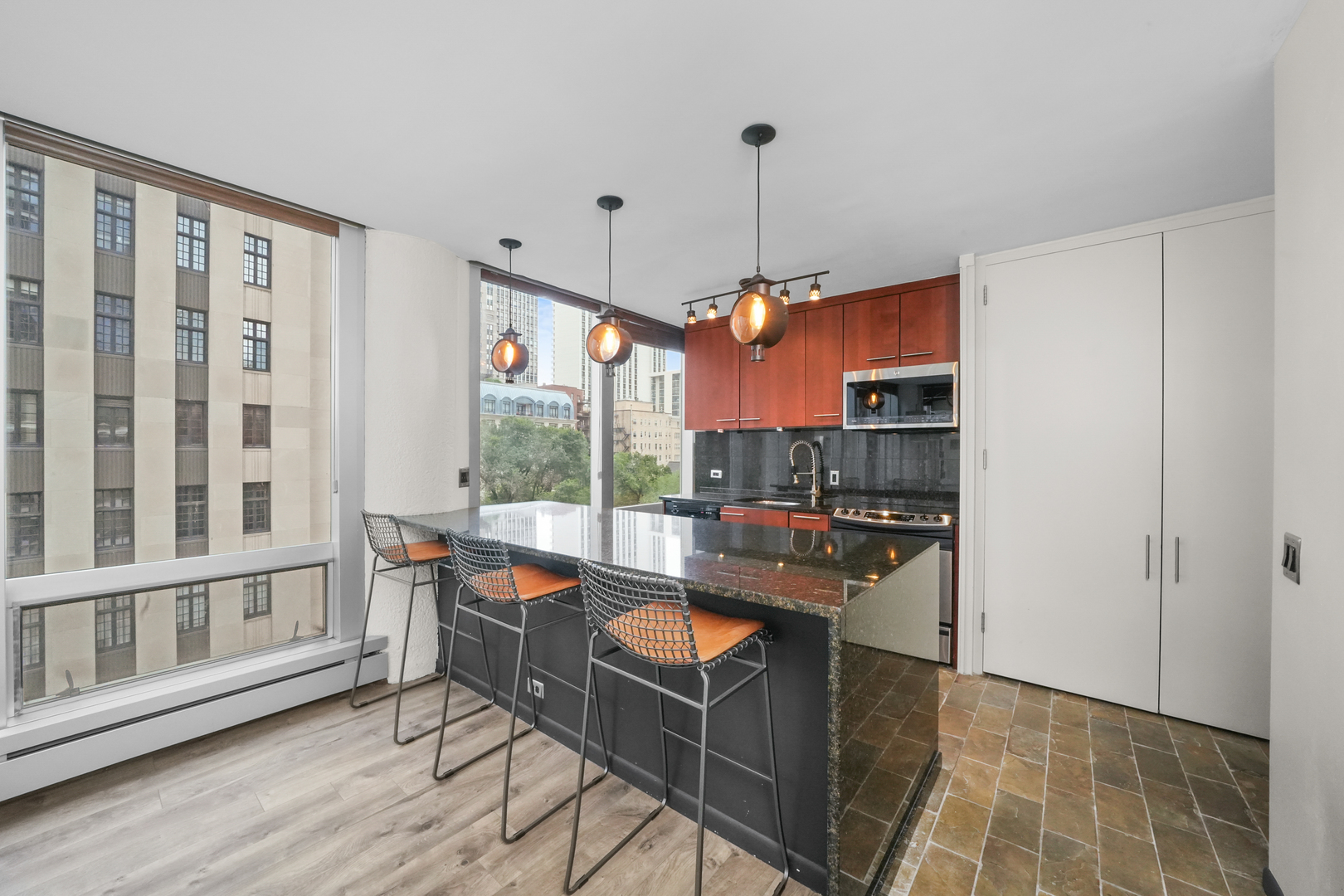 1300 N Astor Street Unit: 7B