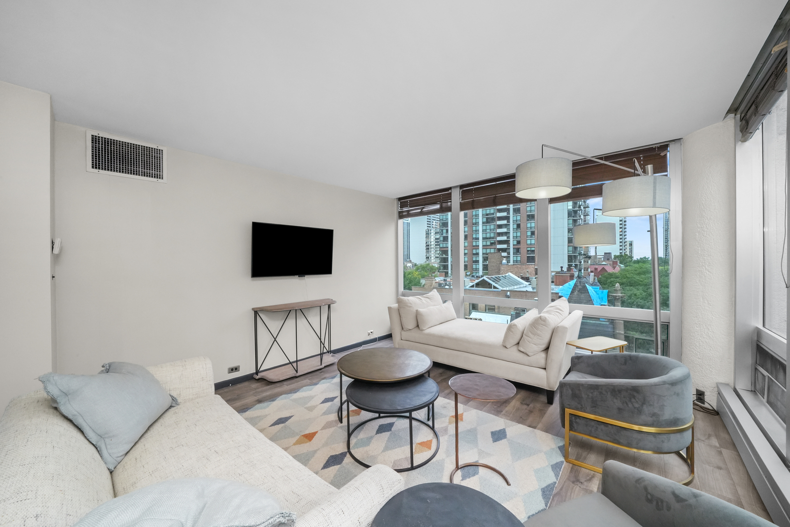 1300 N Astor Street Unit: 7B
