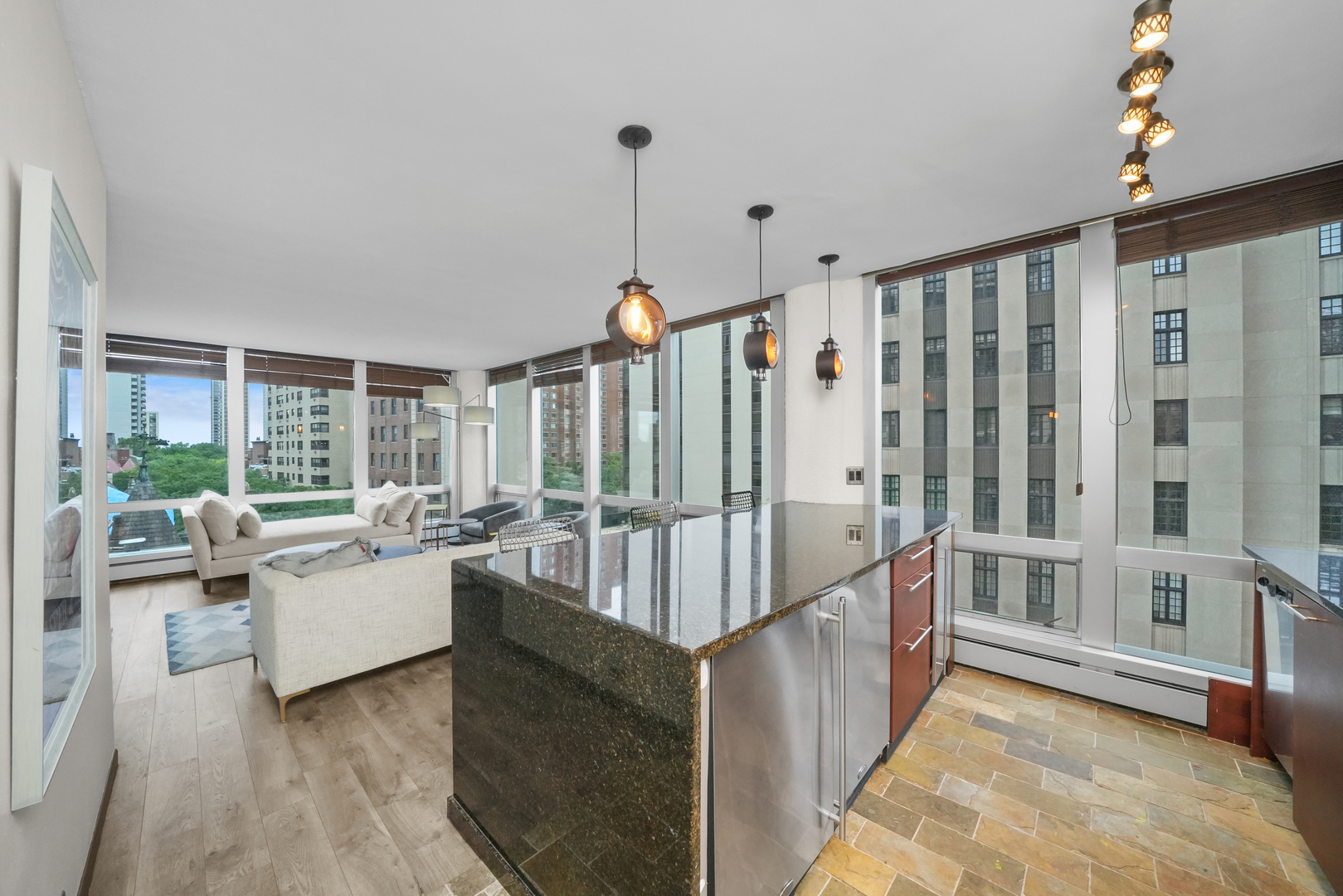 1300 N Astor Street Unit: 7B